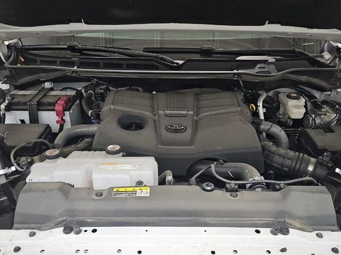Used 2025 Toyota Tundra Platinum w/ TRD Performance Package (TMS) AWD/4WD image 11