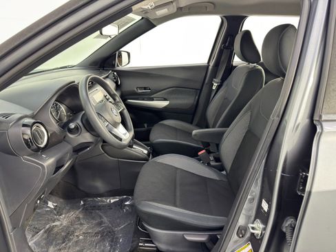 Used 2019 Nissan Kicks SV image 15