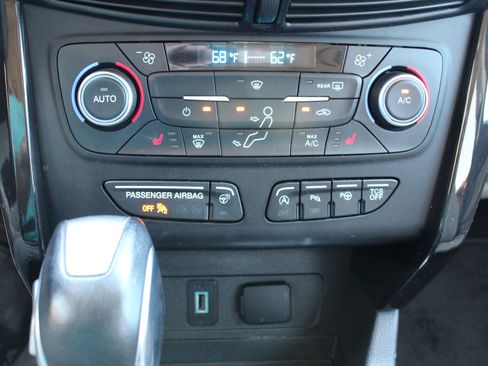 Used 2019 Ford Escape Titanium image 27