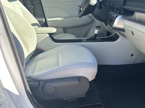 Used 2025 Hyundai Kona SEL image 13