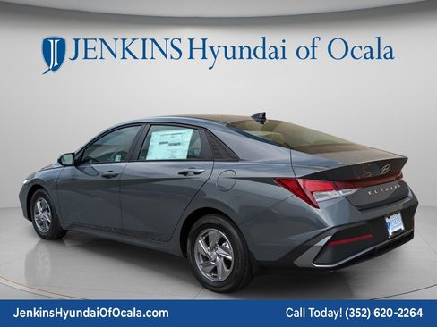 New 2026 Hyundai Elantra SE FWD image 6