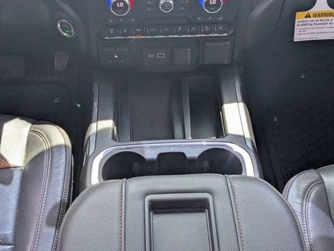 Used 2022 GMC Sierra 2500 AT4 w/ AT4 Premium Plus Package AWD/4WD image 19