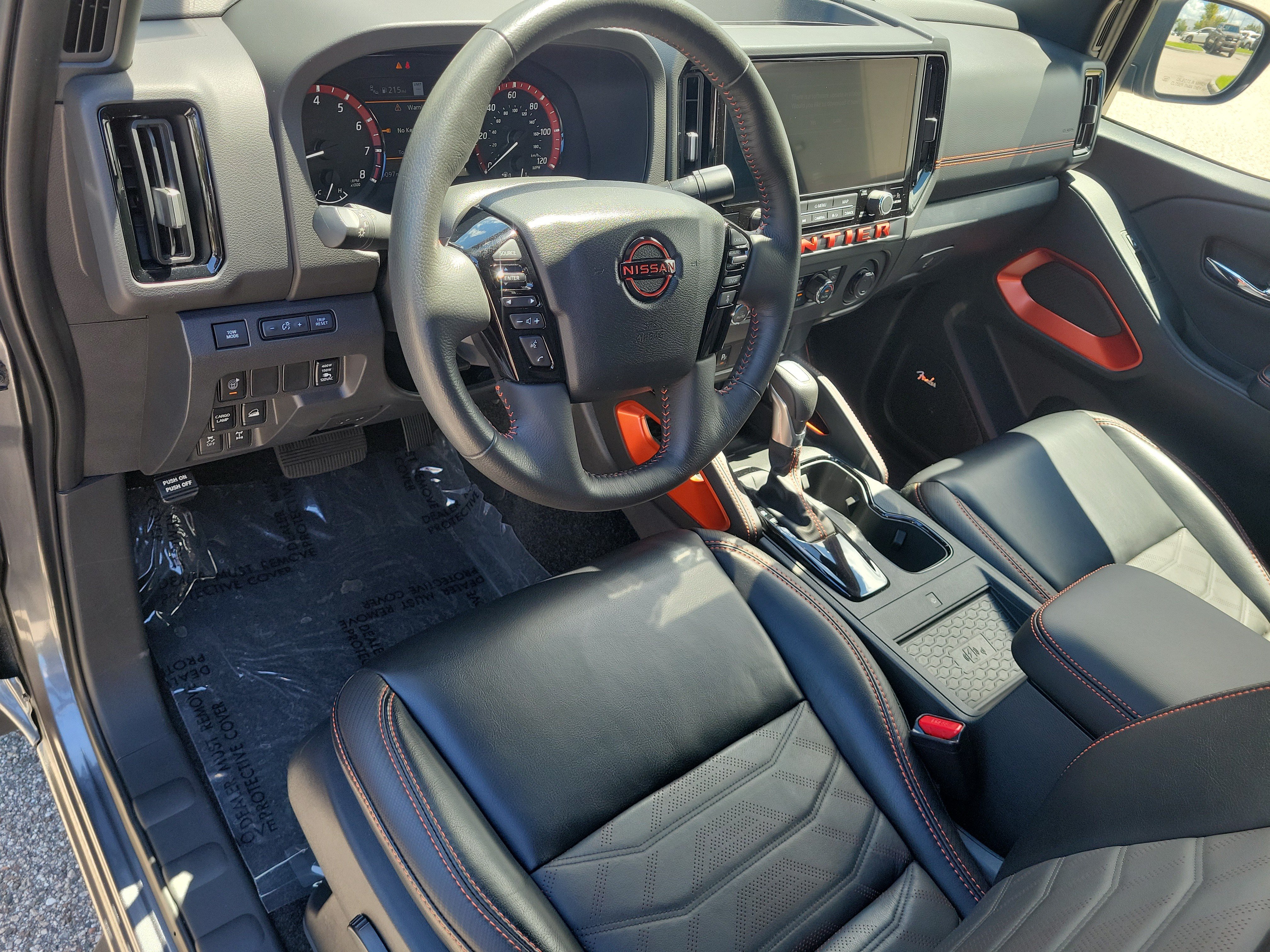 Certified 2025 Nissan Frontier PRO-4X w/ Pro Premium Package AWD/4WD image 13