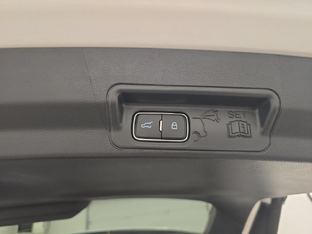 Used 2026 Ford Explorer ST AWD/4WD image 17