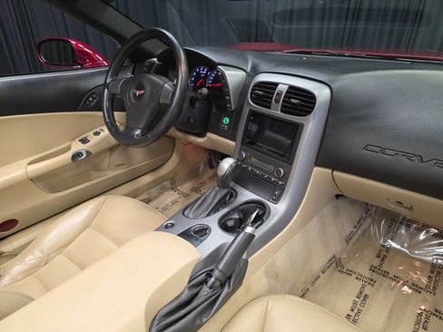 Used 2006 Chevrolet Corvette Convertible w/ Preferred Equipment Group RWD image 27