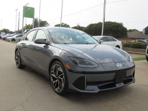 Used 2023 Hyundai Ioniq 6 SEL image 4