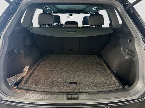 Used 2021 Volkswagen Tiguan SEL Premium R-Line image 31