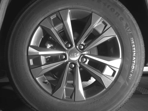 Used 2025 Chevrolet Equinox LT image 14