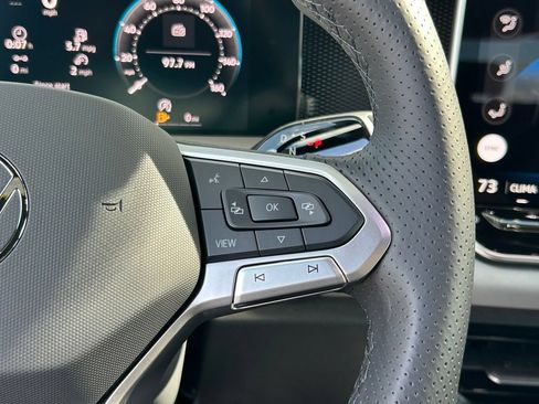 New 2026 Volkswagen Tiguan SE R-Line FWD image 24