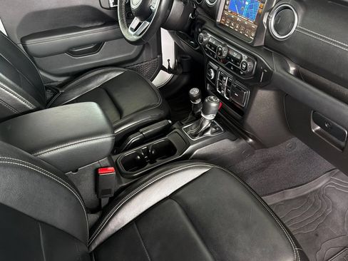 Used 2023 Jeep Wrangler Unlimited Sahara w/ Cold Weather Group AWD/4WD image 18