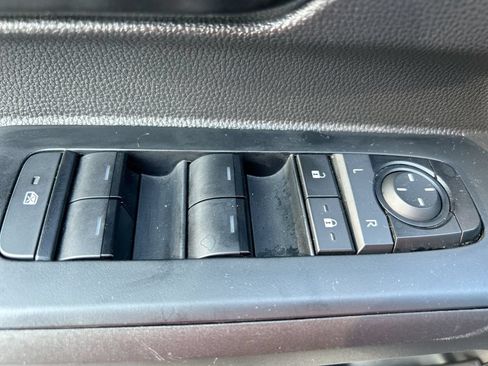 Used 2025 Toyota Tacoma SR RWD image 13