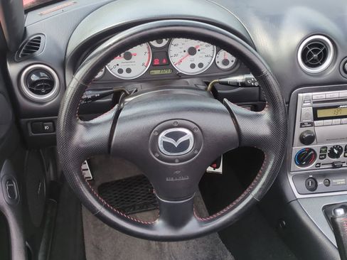 Used 2004 MAZDA MX-5 Miata MAZDASPEED w/ Grand Touring Pkg RWD image 20