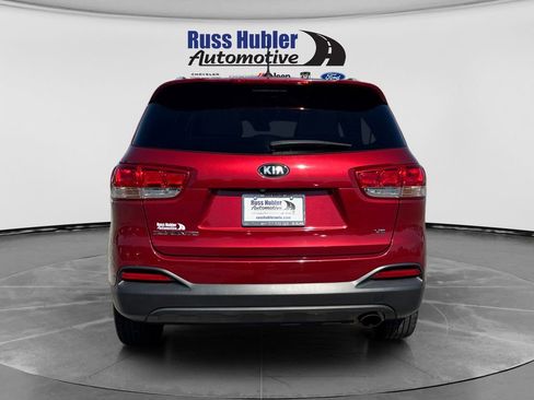 Used 2017 Kia Sorento AWD image 4
