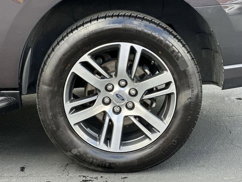 Used 2024 Ford Expedition Limited image 8