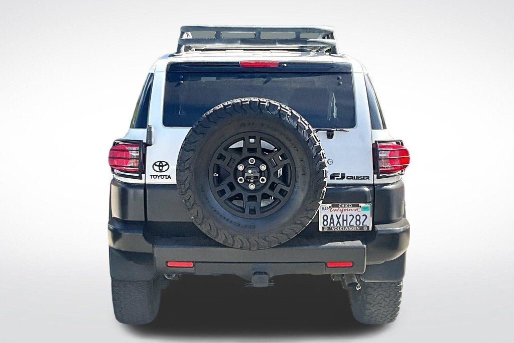 Used 2011 Toyota FJ Cruiser 4WD w/ Convenience Pkg image 3
