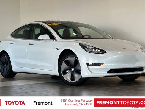 Used 2020 Tesla Model 3 Standard Range Plus image 1