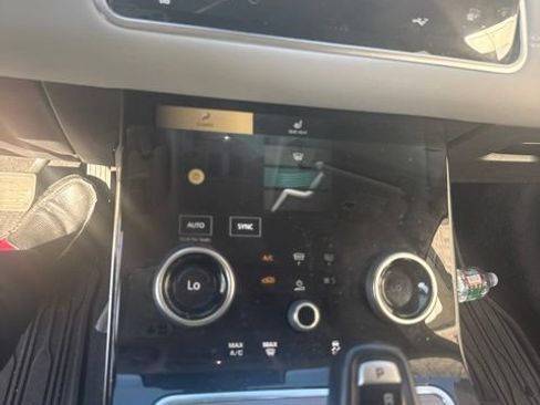 Used 2021 Land Rover Range Rover Evoque SE AWD/4WD image 11