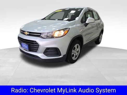 Used 2017 Chevrolet Trax LS image 3