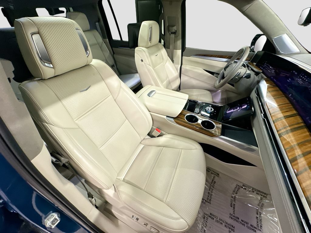 Used 2025 Cadillac Escalade ESV Sport Platinum AWD/4WD image 31