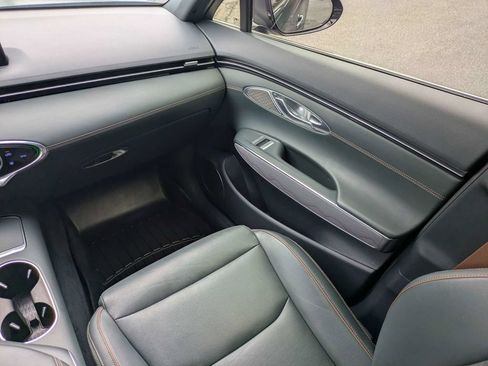 Used 2023 Genesis GV70 2.5T w/ Advanced Package AWD/4WD image 17