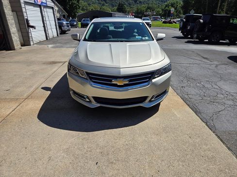 Used 2014 Chevrolet Impala LT w/ Convenience Package FWD image 2