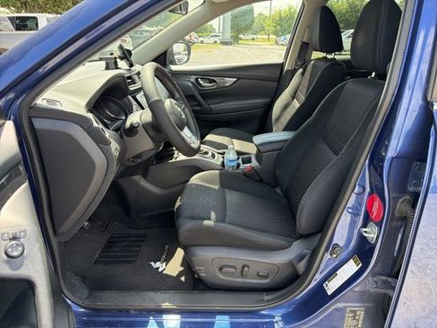 Used 2019 Nissan Rogue SV AWD/4WD image 18