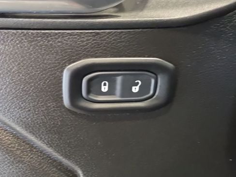 Used 2022 Jeep Wrangler Unlimited Sport AWD/4WD image 16