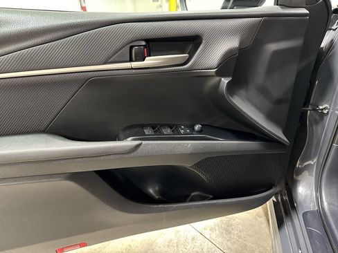 Used 2025 Toyota Camry SE FWD image 20
