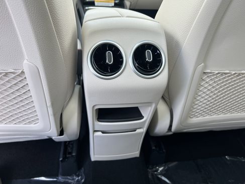 Used 2025 Mercedes-Benz GLB 250 image 25