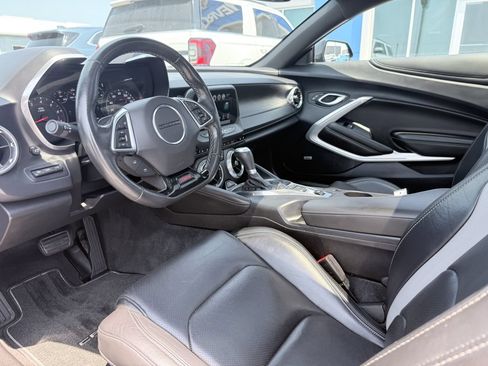 Used 2016 Chevrolet Camaro SS RWD image 9