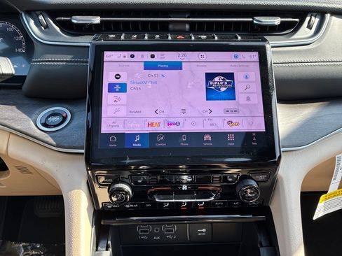 New 2025 Jeep Grand Cherokee Limited image 16