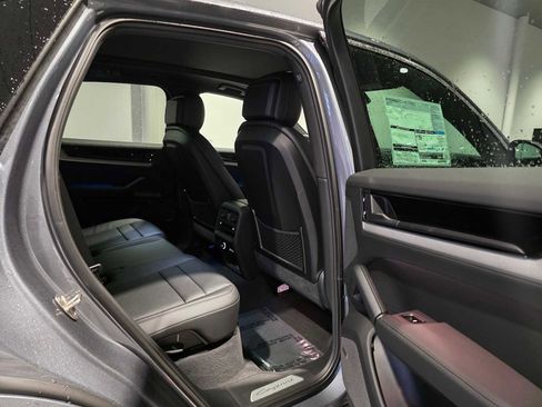 New 2026 Porsche Cayenne image 14