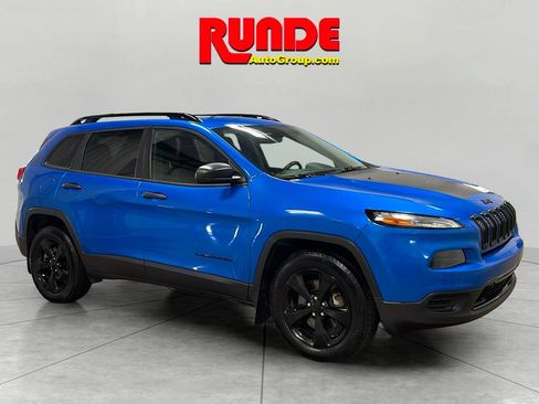 Used 2018 Jeep Cherokee Sport image 7