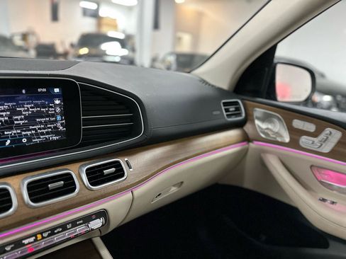 Used 2022 Mercedes-Benz GLS 450 4MATIC image 31