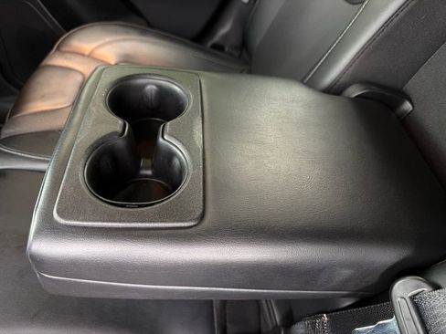 Used 2022 Jeep Cherokee Limited AWD/4WD image 25