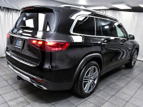 Used 2025 Mercedes-Benz GLS 450 4MATIC image 6