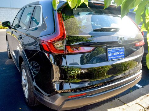 Used 2023 Honda CR-V LX image 7
