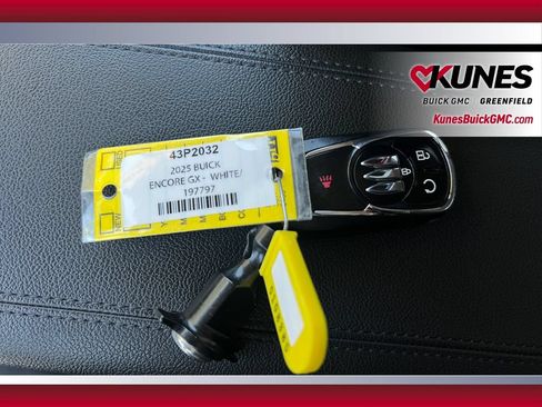 Used 2025 Buick Encore GX Preferred FWD image 17