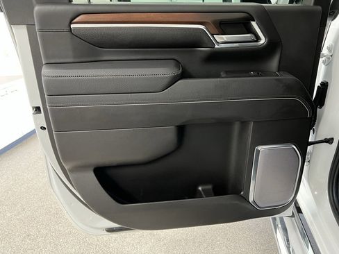 Used 2024 GMC Sierra 3500 Denali image 44