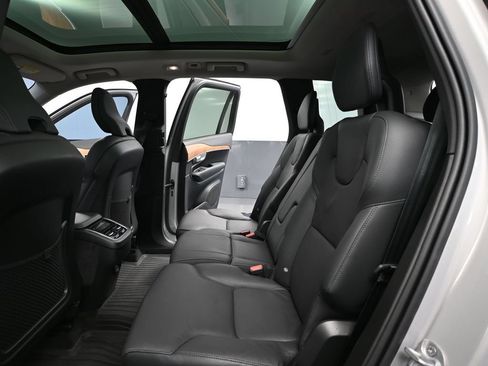 Used 2024 Volvo XC90 B5 Plus AWD/4WD image 41