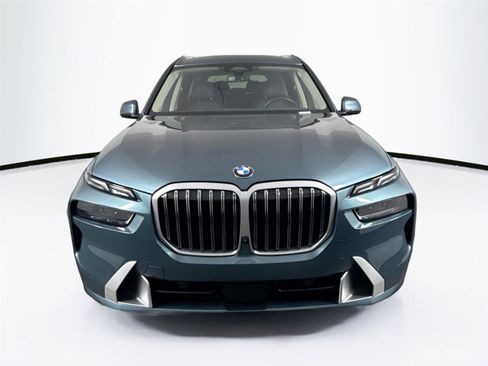 Used 2023 BMW X7 xDrive40i image 3