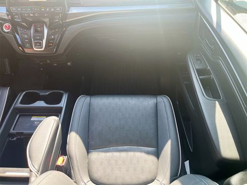 Used 2023 Honda Odyssey Elite image 24