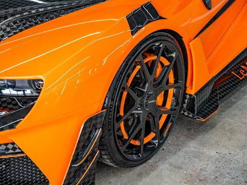 Used 2018 Ford GT RWD image 23