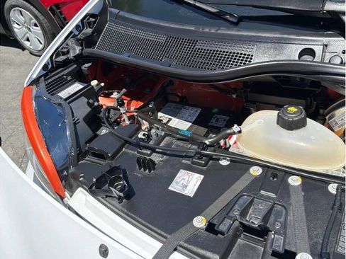Used 2016 smart fortwo Proxy RWD image 30