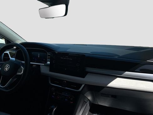 Used 2025 Volkswagen Taos SE image 34