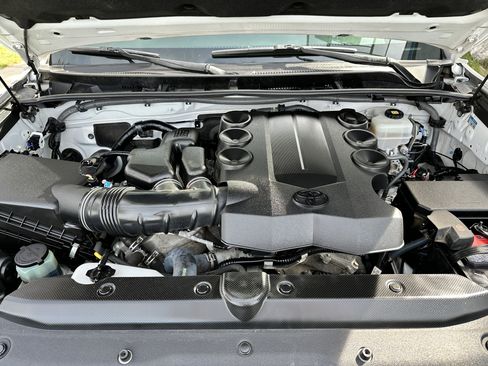 Used 2018 Toyota 4Runner SR5 image 15