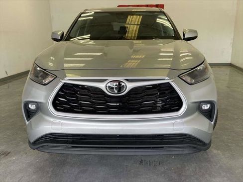 Certified 2024 Toyota Highlander LE image 8