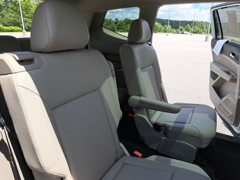 Used 2019 Volkswagen Atlas SE w/ Panoramic Sunroof Package AWD/4WD image 12