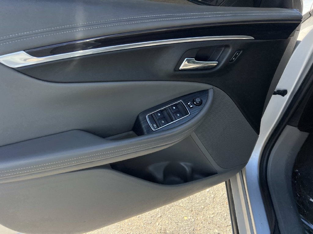 Used 2018 Chevrolet Impala LT w/ LT Convenience Package FWD image 12