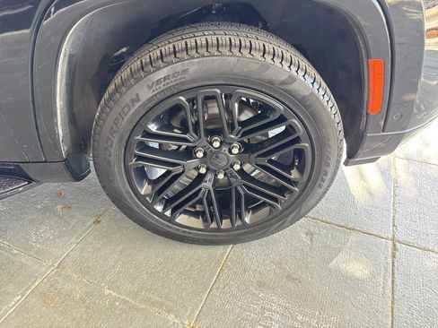 Used 2024 Jeep Wagoneer Series II image 12